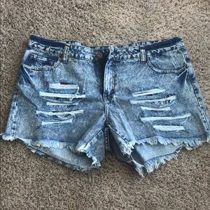 Forever 21 plus curve cutoff shorts 16
